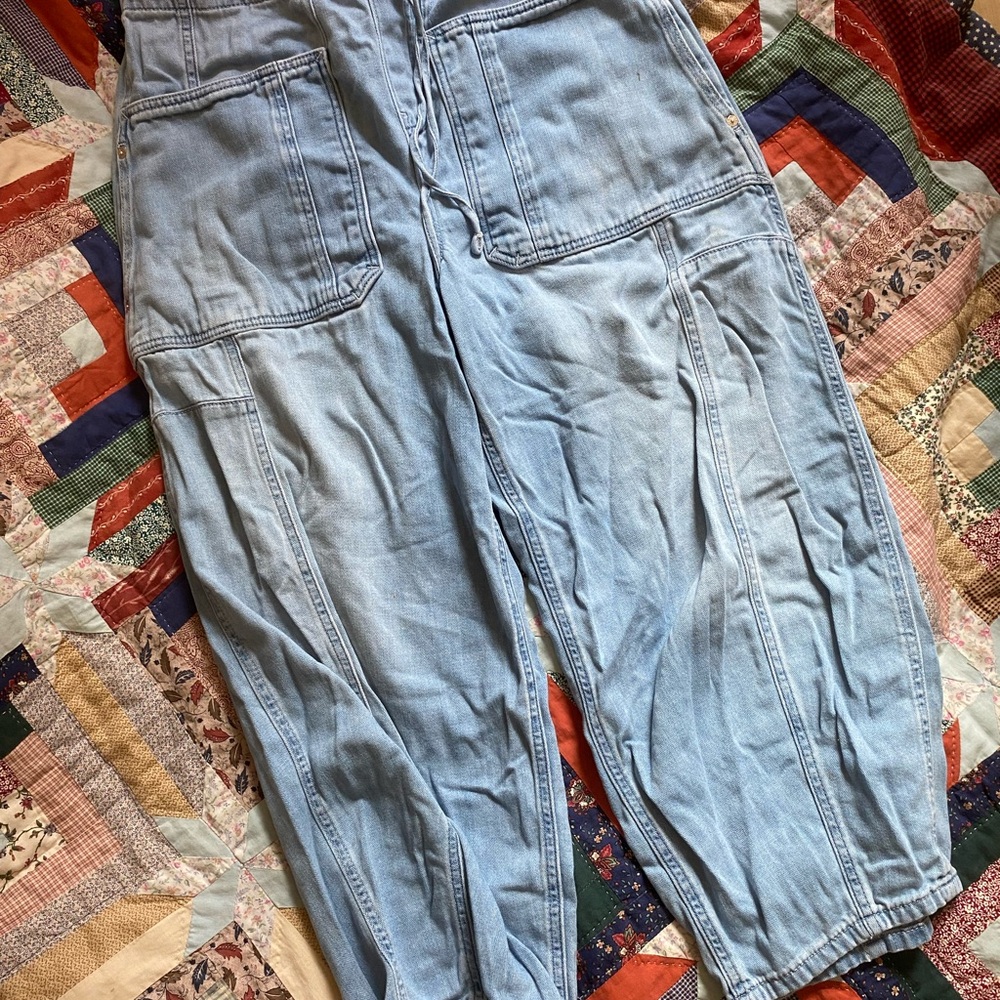 We The Free Lightwash Blue Denim Barrel Leg Pants